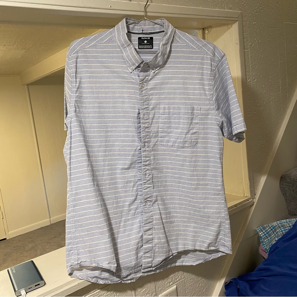 Hurley Gray and White Stripe Short Sleeve Stretch Button Down Mens XL